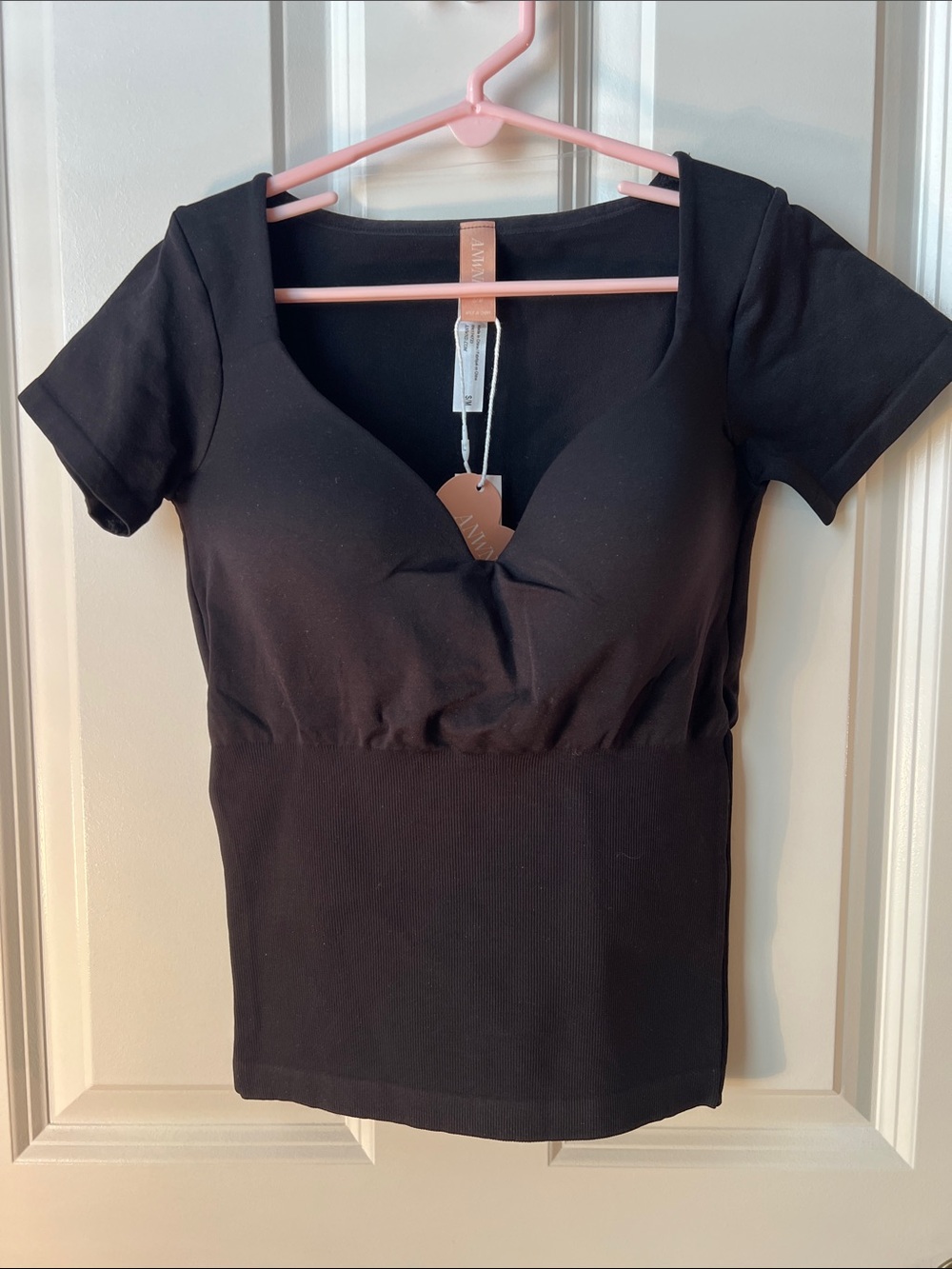 Women’s Black V-Neck Short Sleeve Top With Built In Padded Shelf Bra NWT Sz S/M
